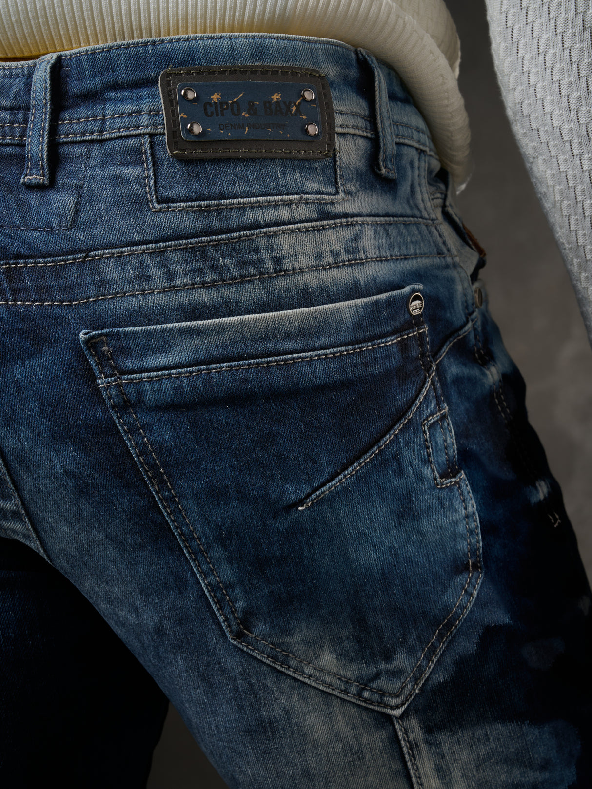 CD286 Herren bequeme Jeans mit cooler Waschung und Ziernähten