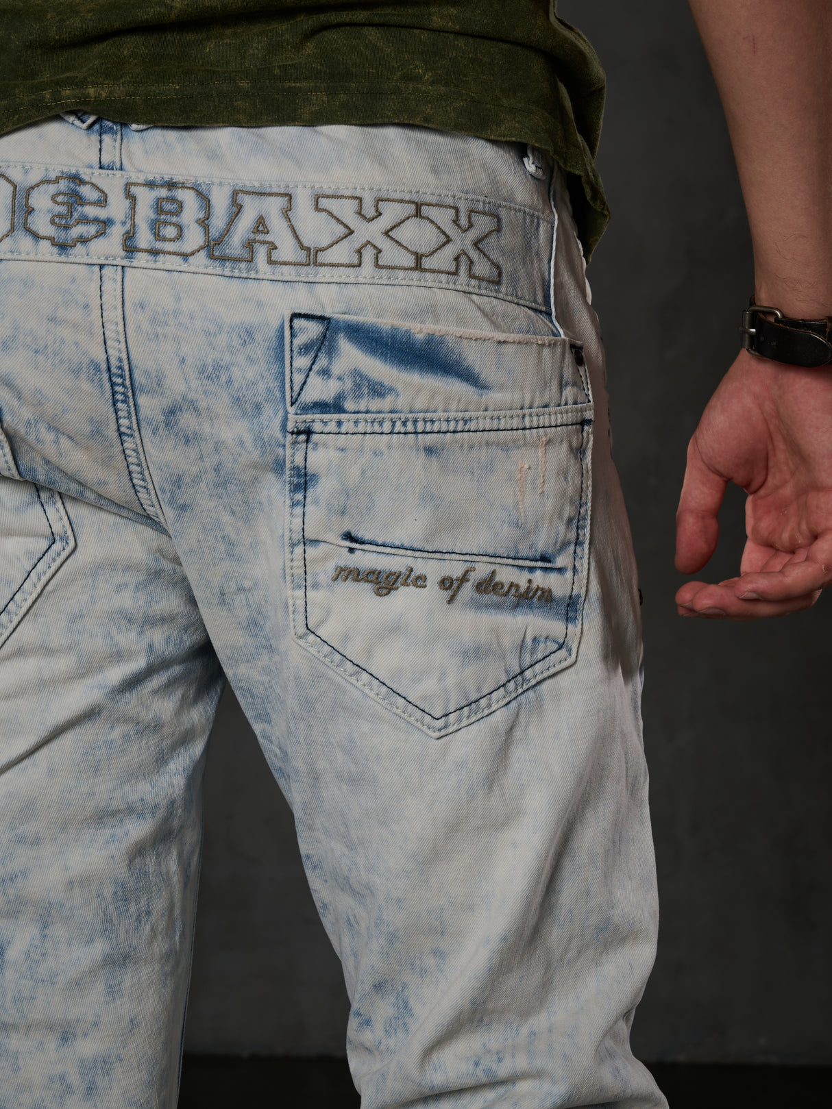 CD272 Herren bequeme Jeans mit bestickten Nähten in Straight Fit