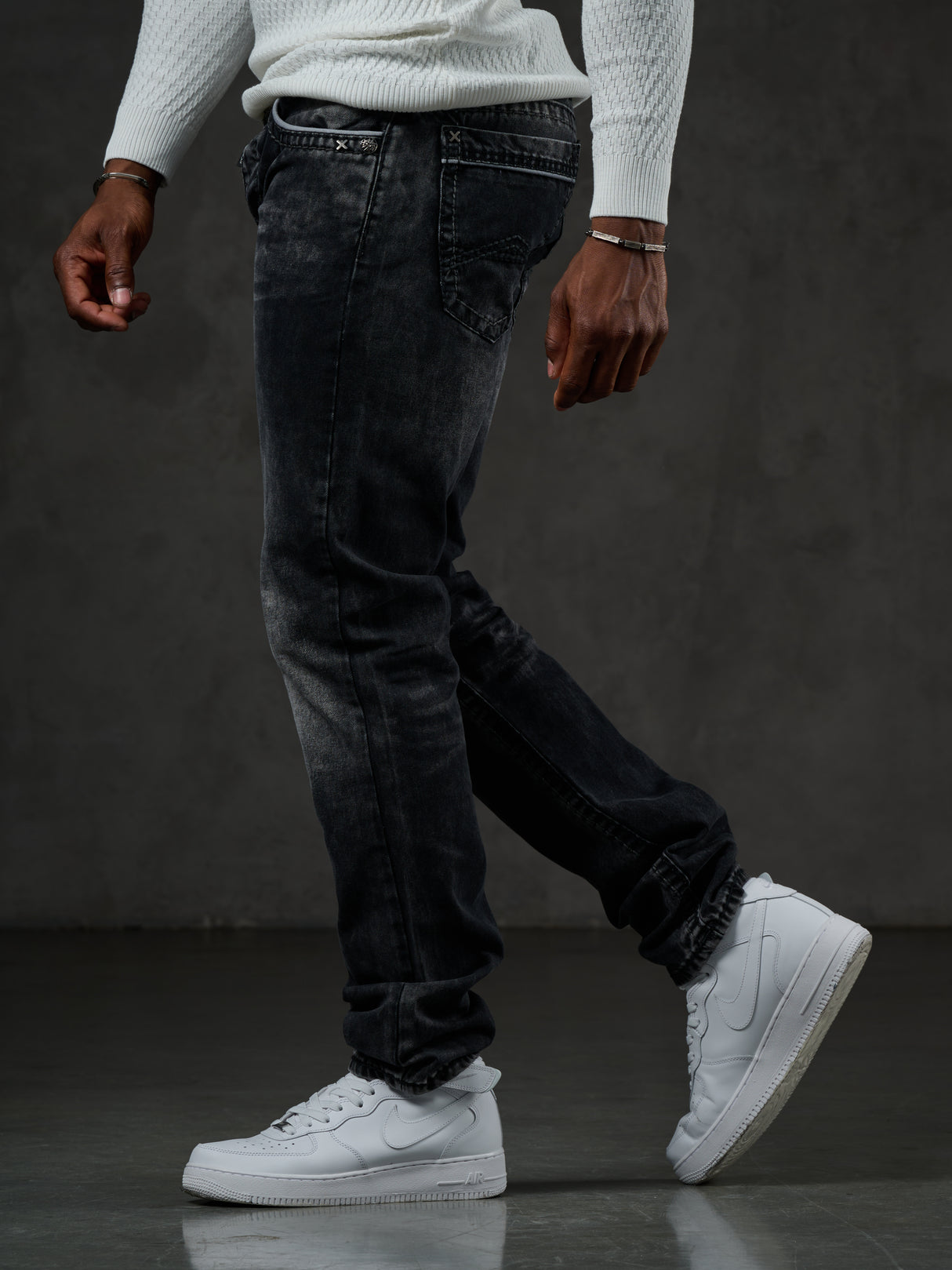 CD148 Comfortabele Heren Jeans met Contraststiksels in Straight-Fit