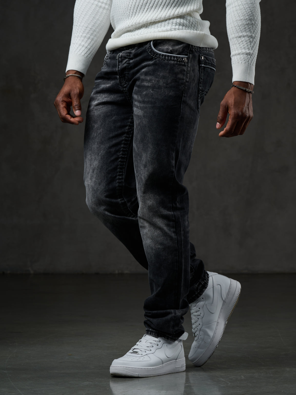 CD148 Comfortabele Heren Jeans met Contraststiksels in Straight-Fit