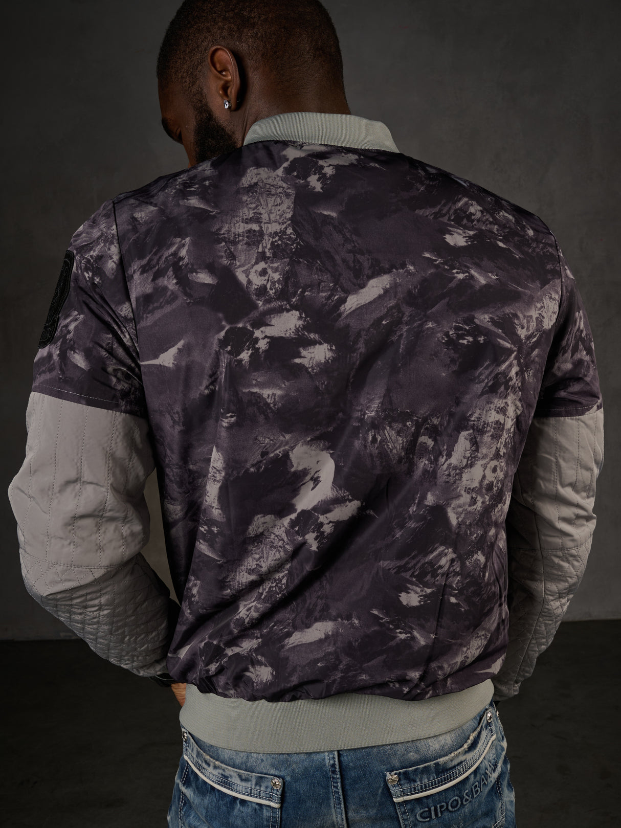 CJ210 Herren Übergangsjacke – Camouflage-Design in Grau mit Strukturmix & urbanem Look | Leichte Jacke für Frühling & Herbst