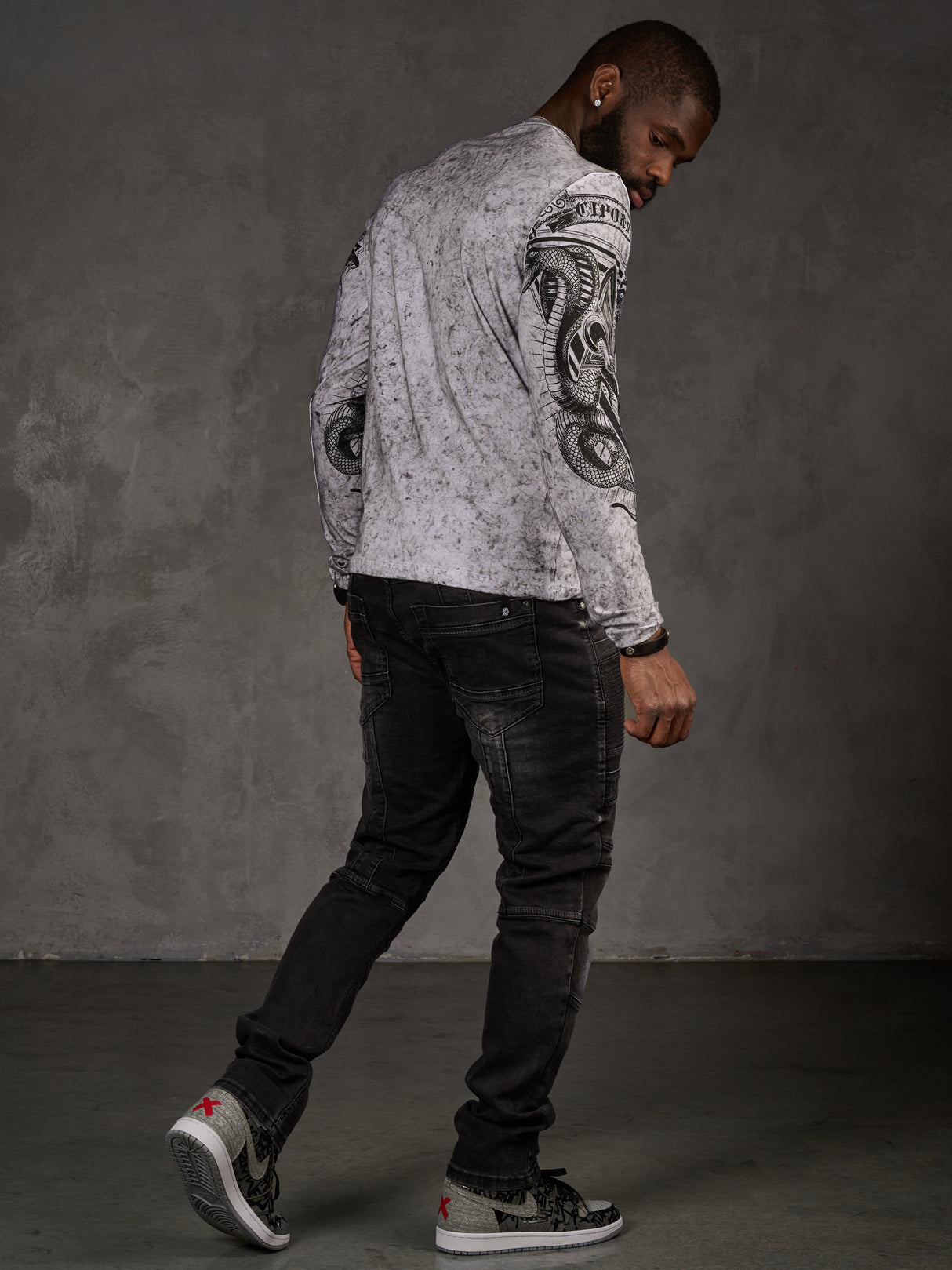 CL449 Herren Langarmshirt mit großem Print