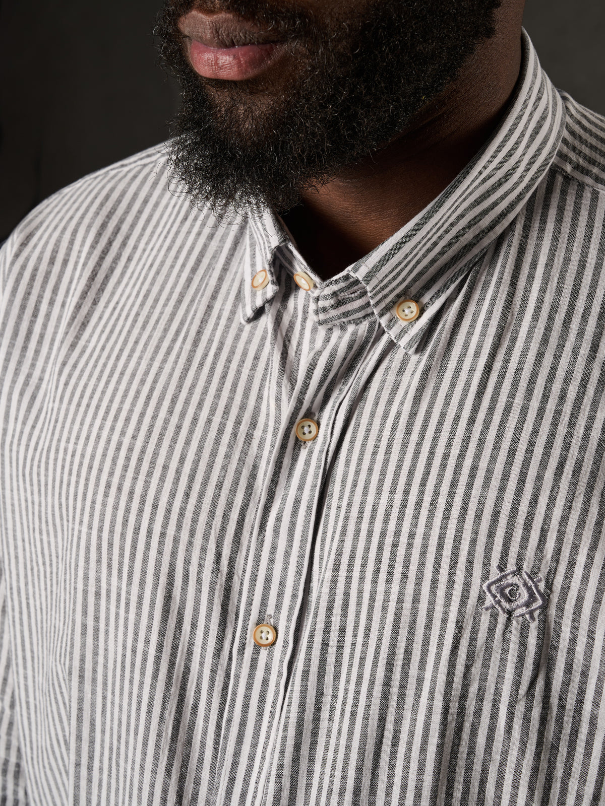CH194 Men's shirt with Kent Collar line design