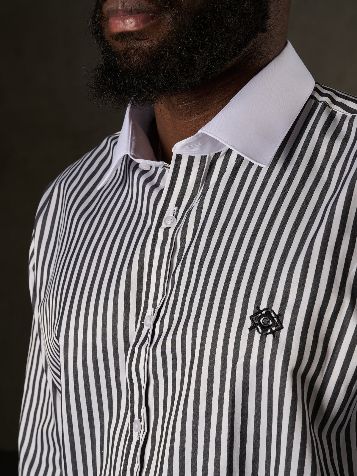 CH192 Camisa para hombres con diseño de línea