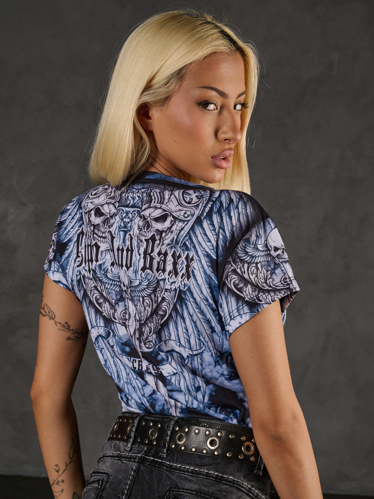 WT384 Women T-Shirt – Modern design with digital print