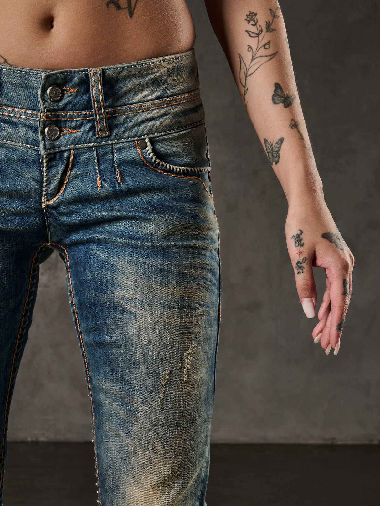 CBW-0347 Damen Jeans Freizeit Slim Fit 5-Pocket Design Used Kontrastnähte