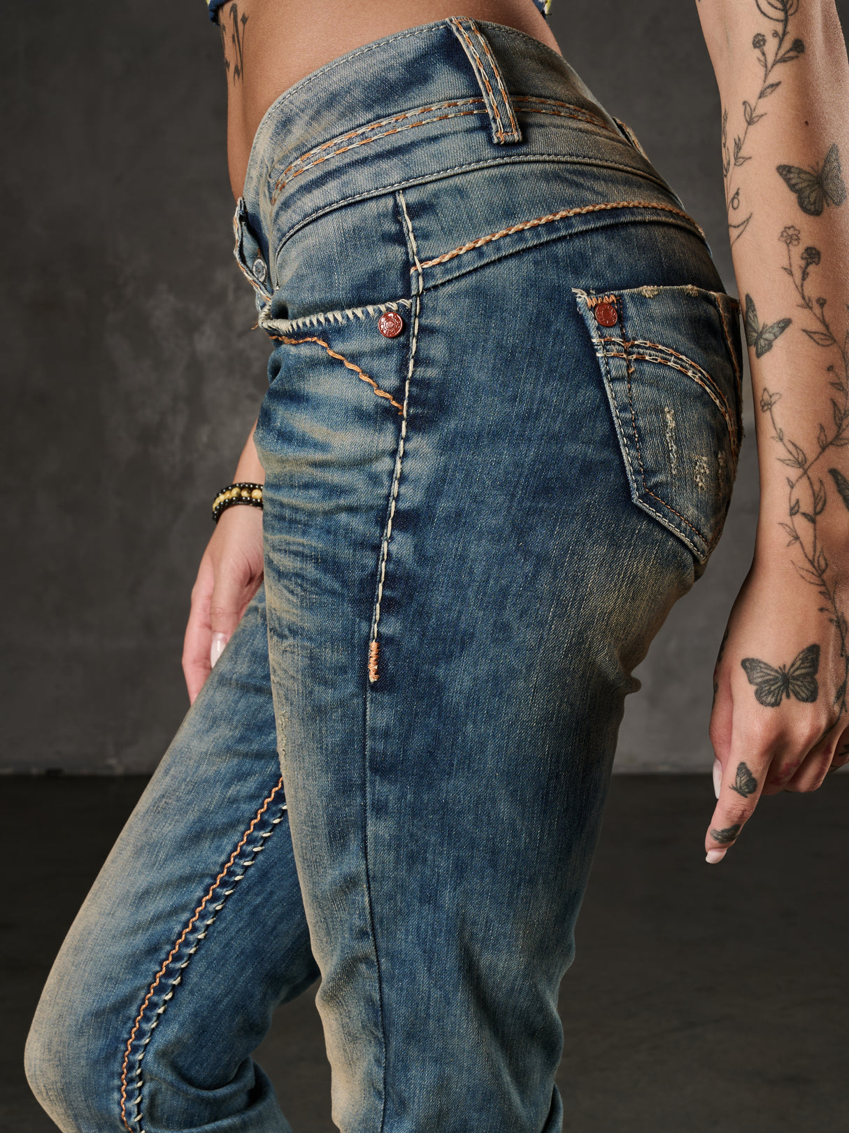 CBW-0347 Damen Jeans Freizeit Slim Fit 5-Pocket Design Used Kontrastnähte