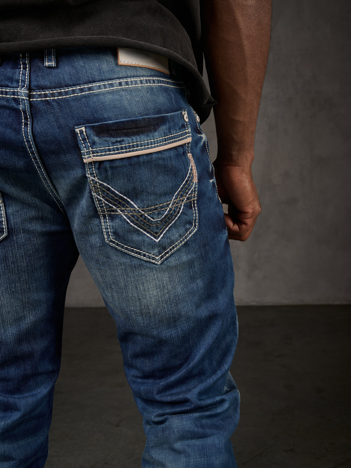 CD184 Herren bequeme Jeans mit abgesetzten Ziernähten in Straight Fit