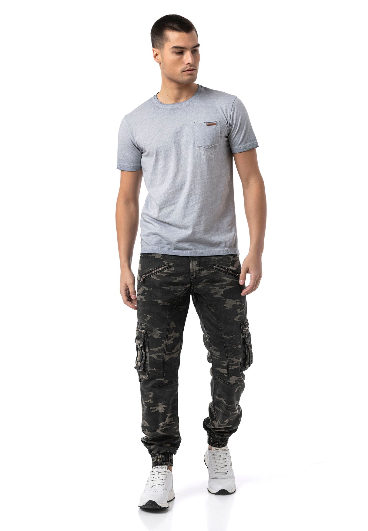 CD908 Męskie Spodnie Jogger Cargo w Kamuflażu z Zamkami i Wieloma Kieszeniami