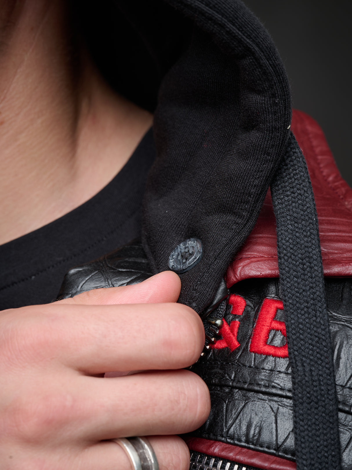 CJ284 men's synthetic leather jacket hooded in a cool look