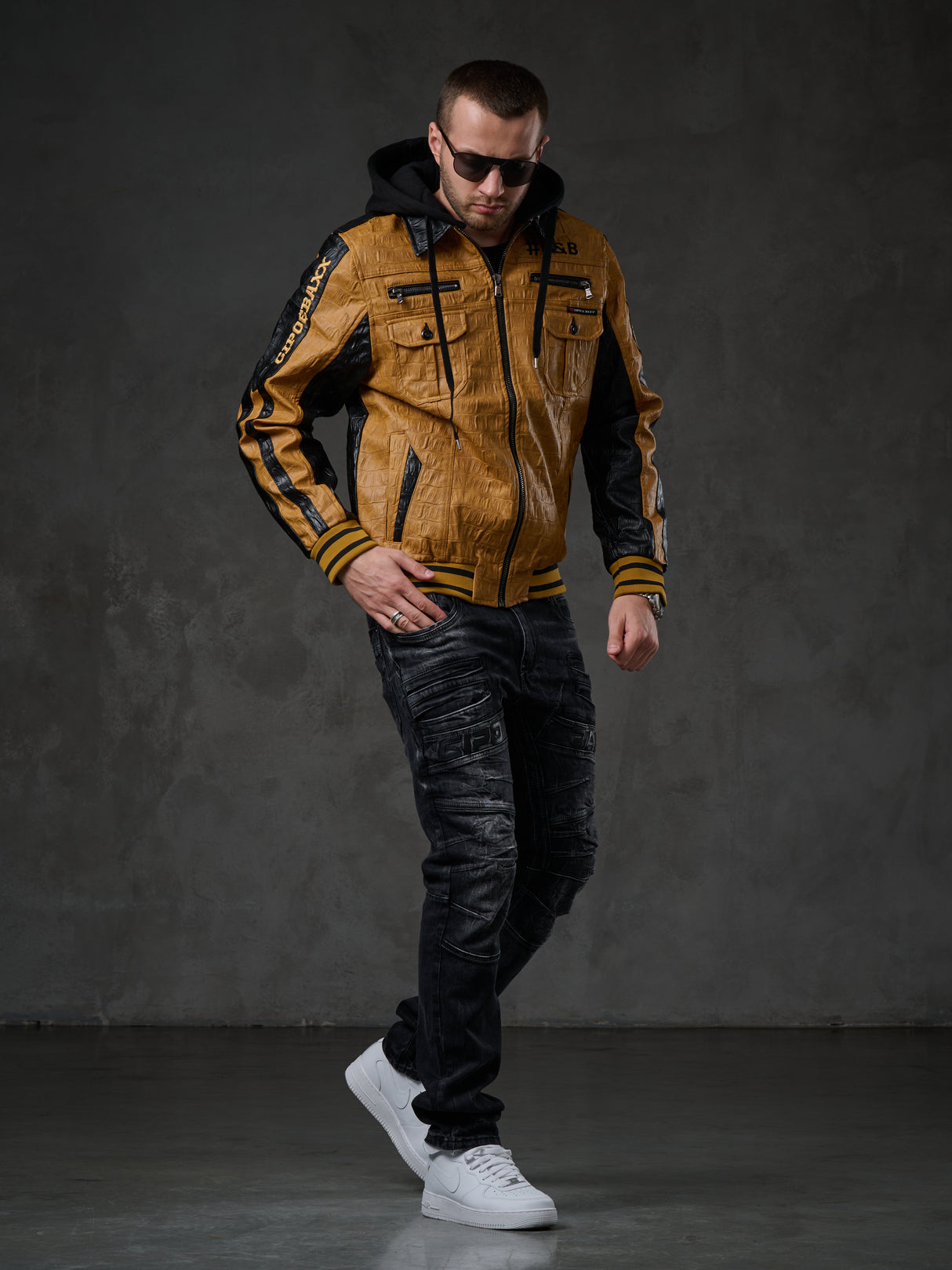 CJ284 men's synthetic leather jacket hooded in a cool look