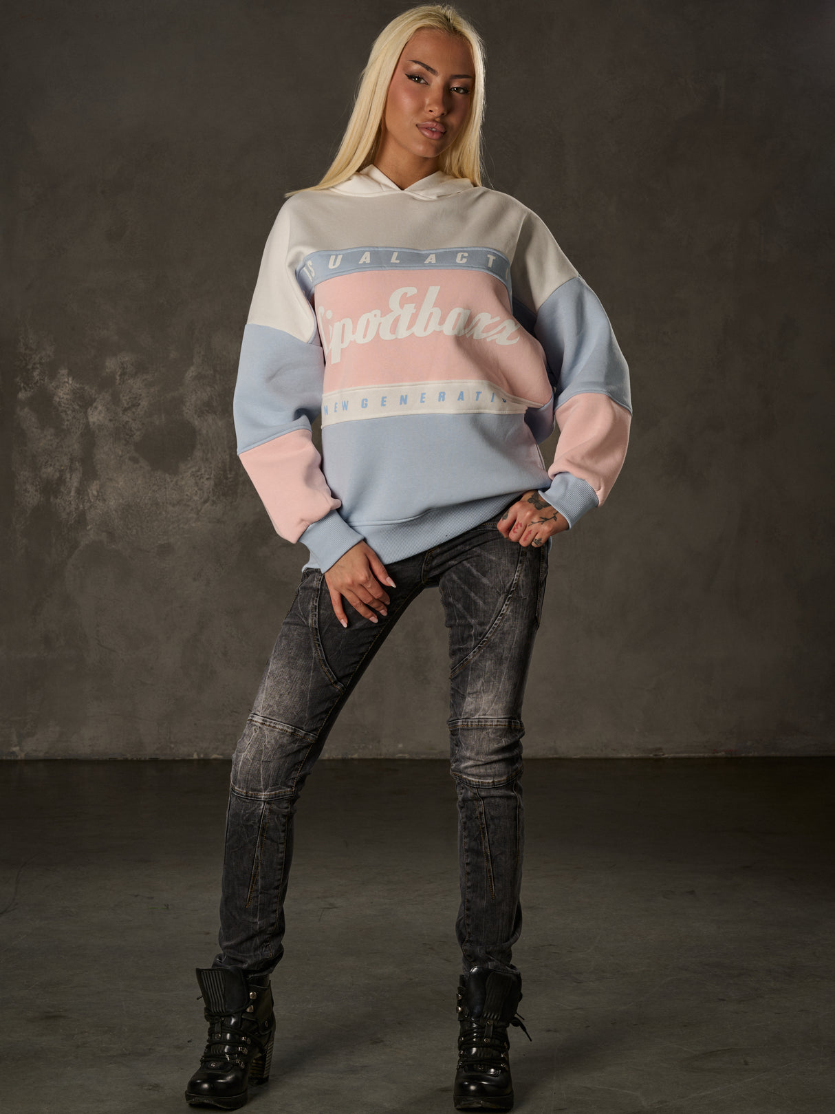 WL376 Damen Hoodie Sweatshirt – Colorblock Design, Frontprint „Visual Act“, Kapuze, weiche Baumwollmischung