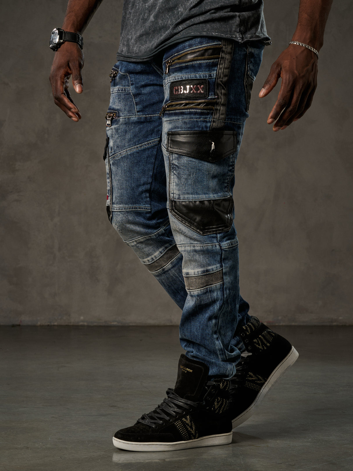 CD586 Herren bequeme Jeans mit auffälligen Applikationen