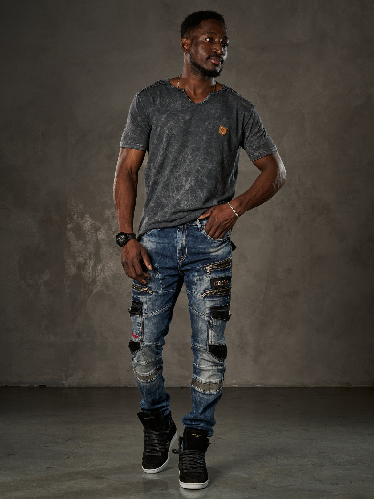 CD586 Herren bequeme Jeans mit auffälligen Applikationen