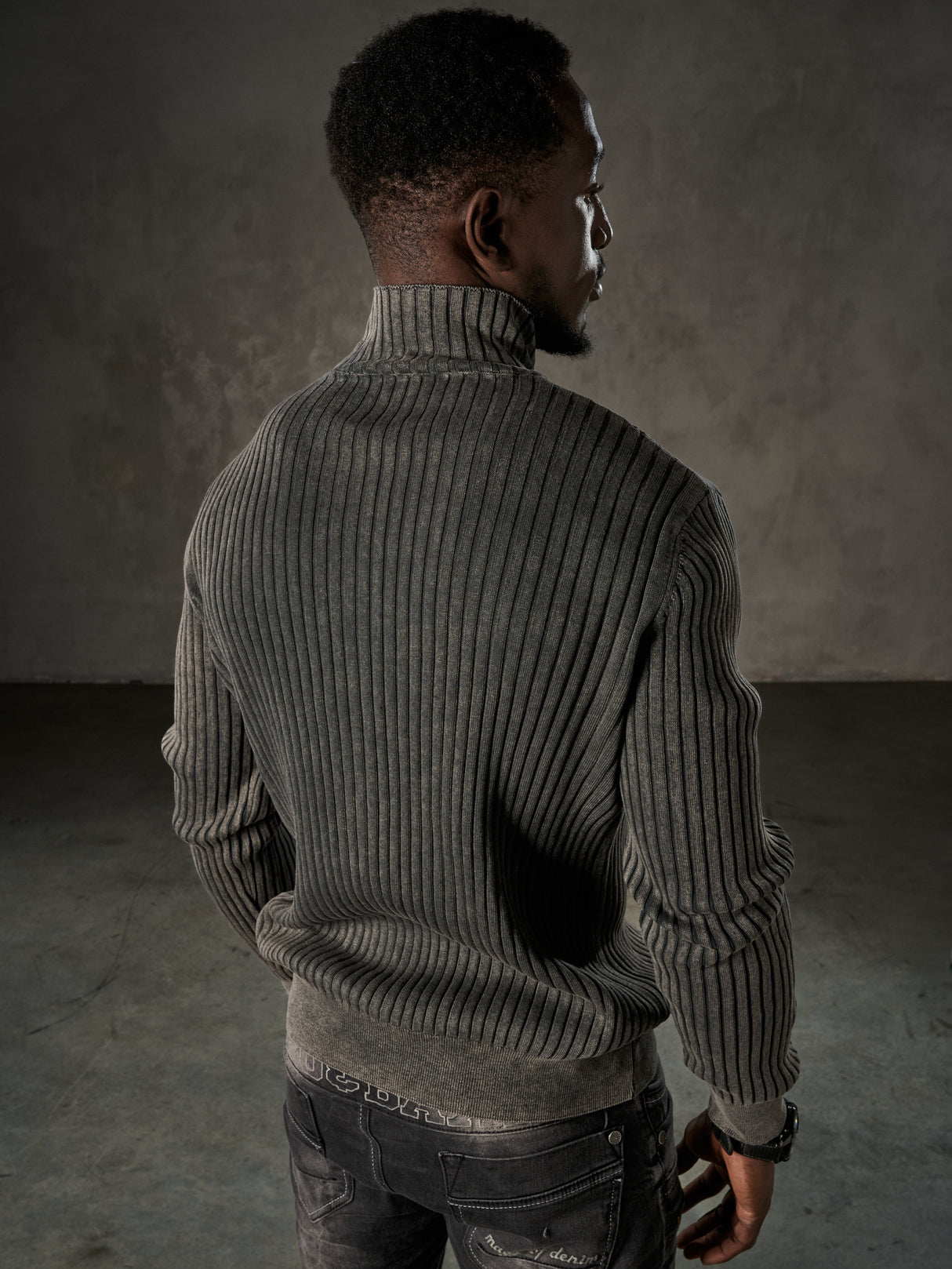 CP288 Pull à col roulé en coton pour homme – Confort côtelé et silhouette élégante
