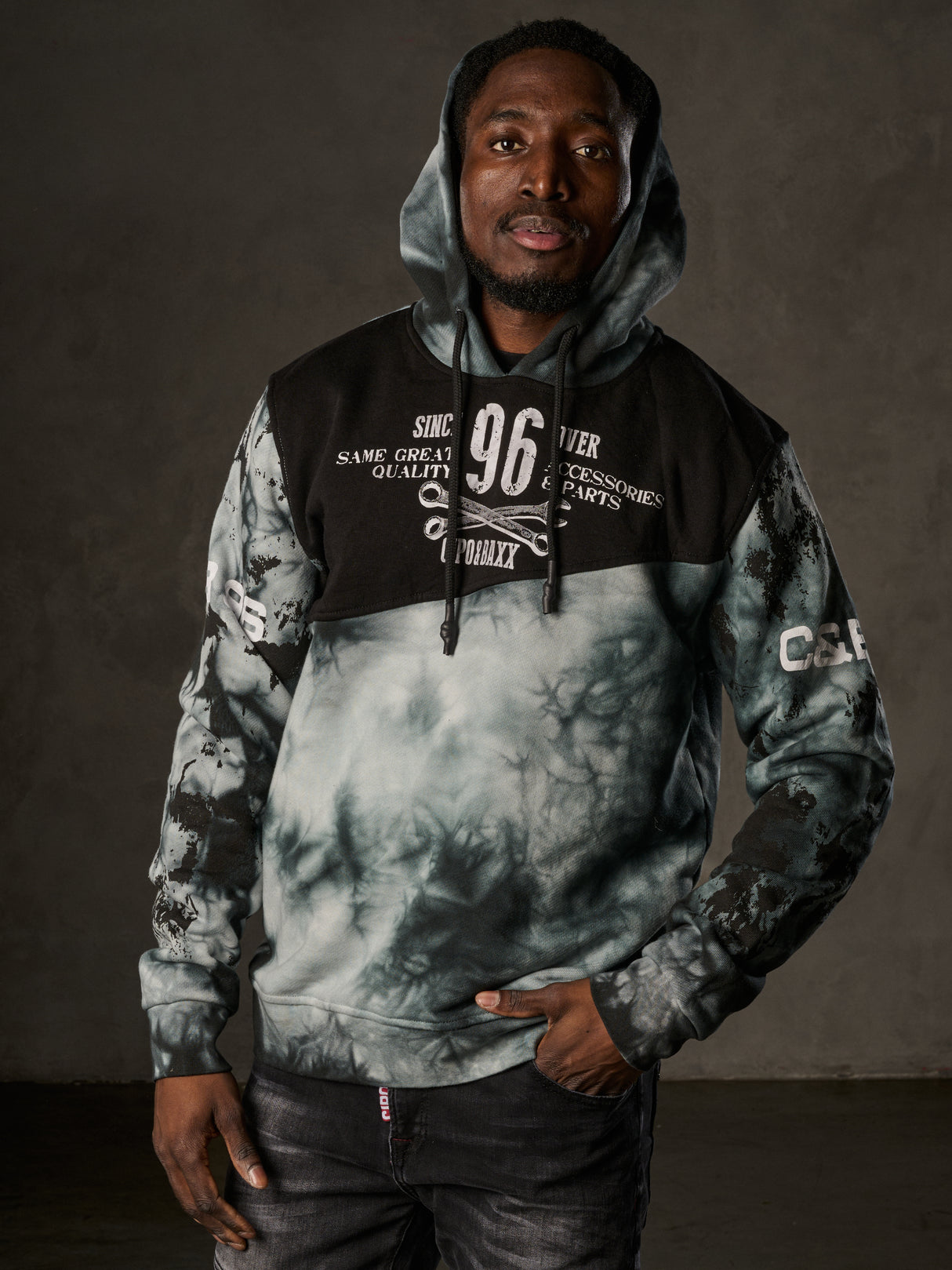 CL593 Herren Hoodie Sweatshirt – Schwarz-Blauer Kapuzenpullover mit Kontraststreifen & Fronttasche | Sportlicher Streetwear-Look für Alltag & Freizeit