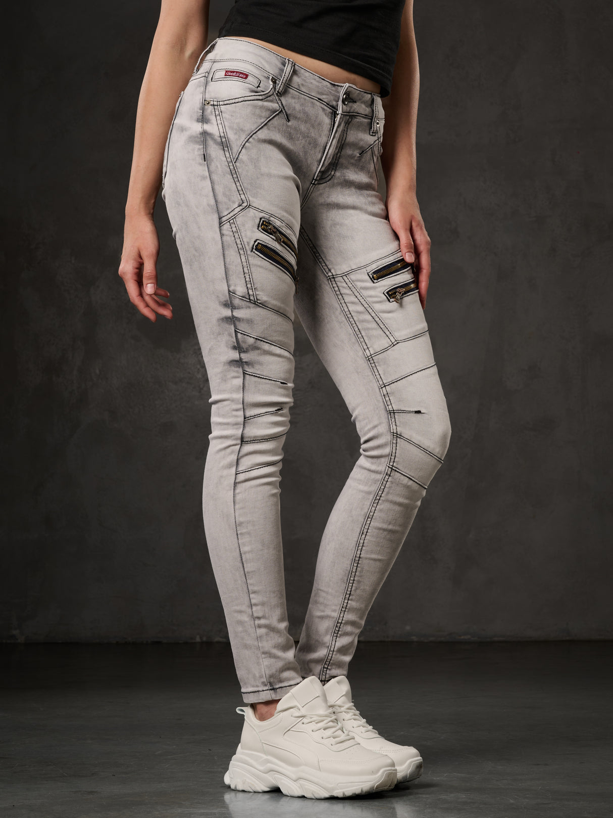 WD501 Damen Jeans Slim-fit mit Ziernähten Zippern und Markenlogo