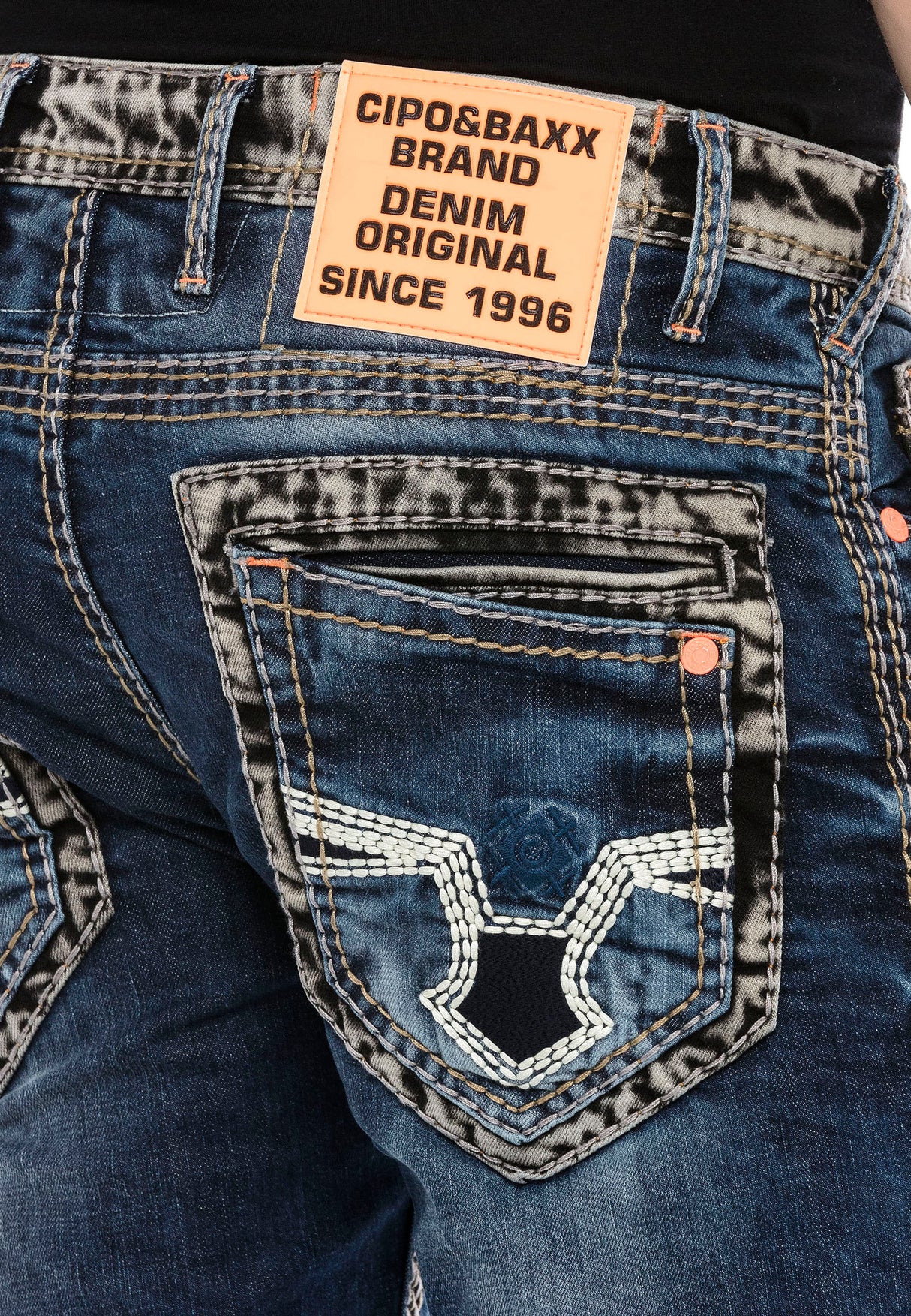 CD593 jeansy z ozdobnym szwem