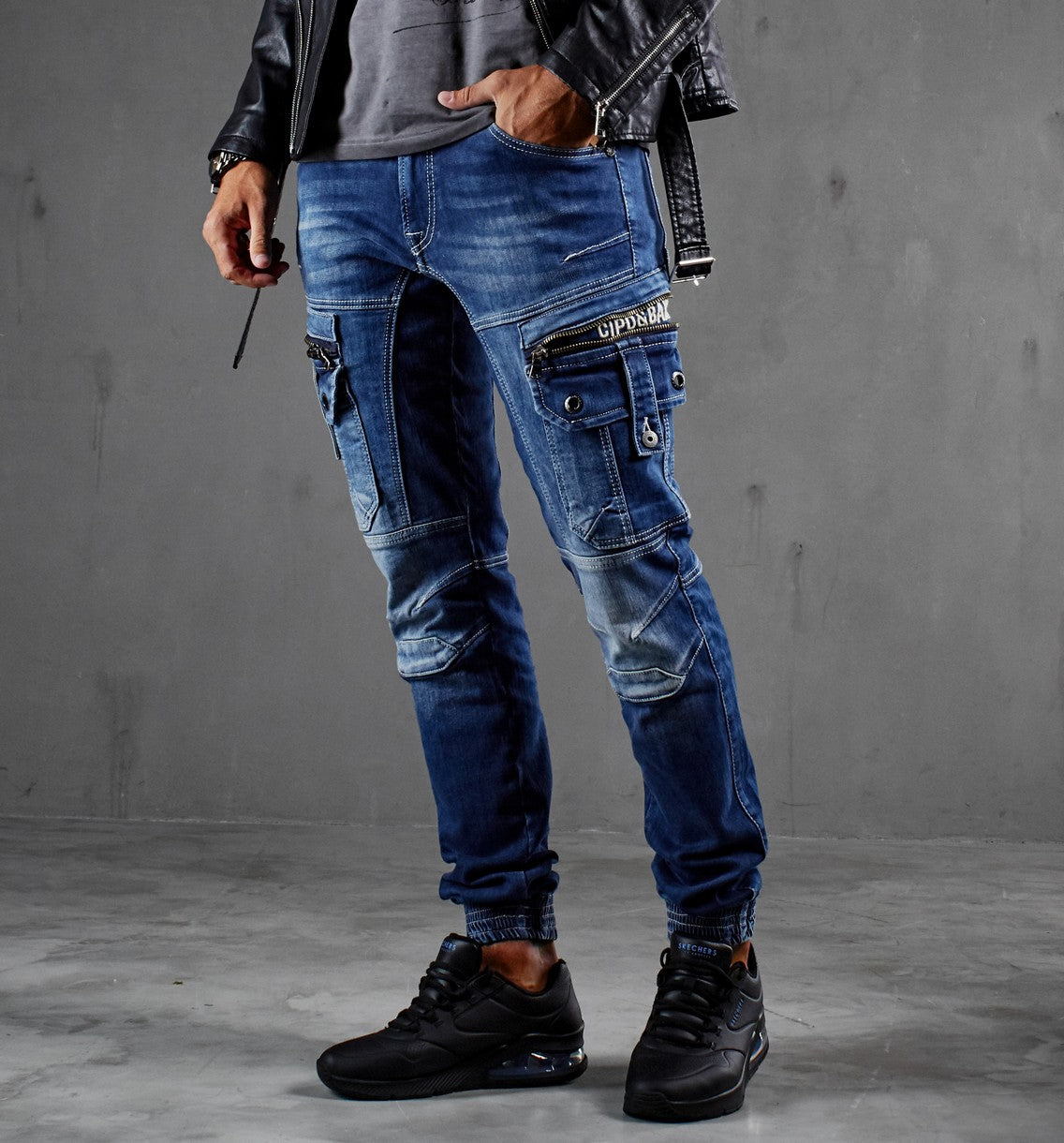 CD845 jeansy ze ściągaczami