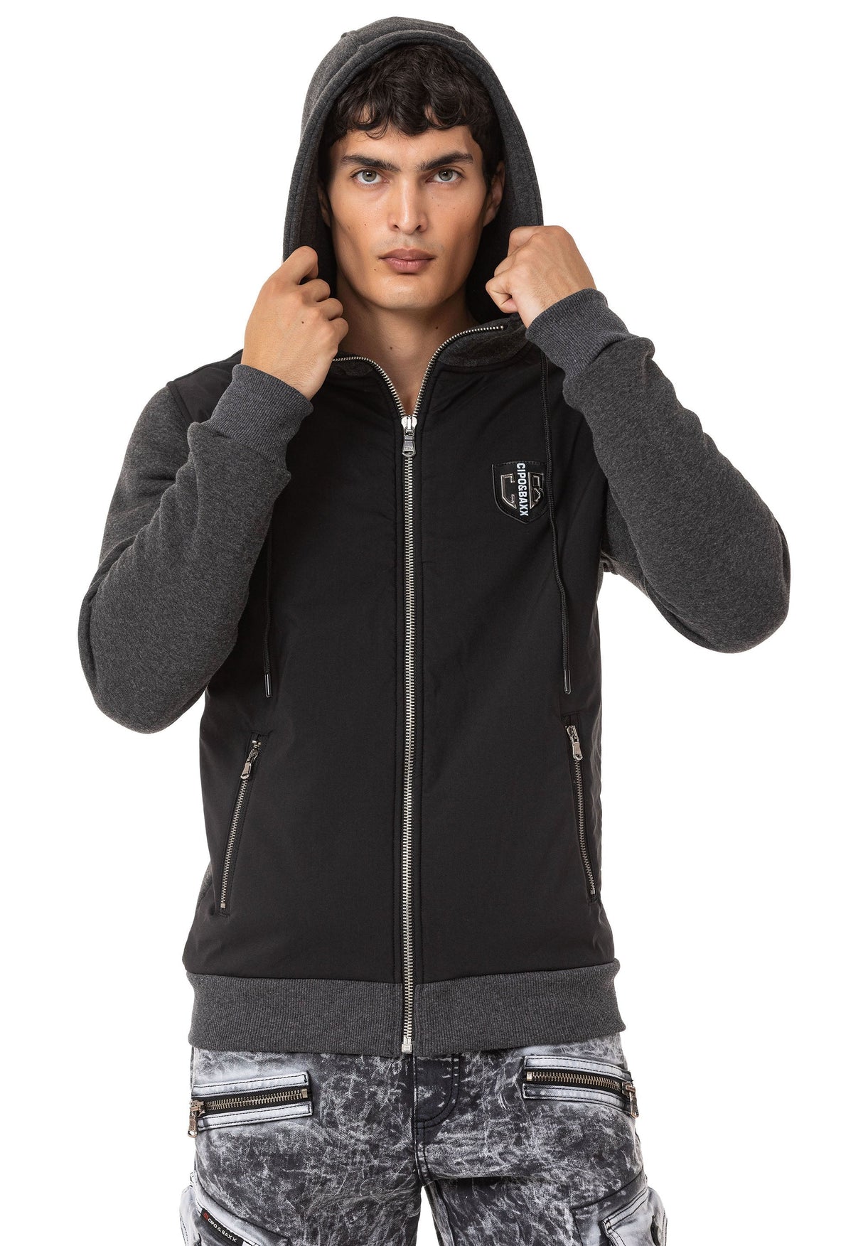 CL552 Felpa maschile in un look cool con cappuccio