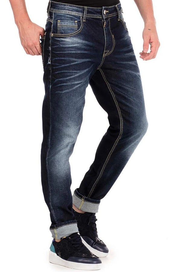 CD468 jeansy klasyczne z charakterystycznym spraniem