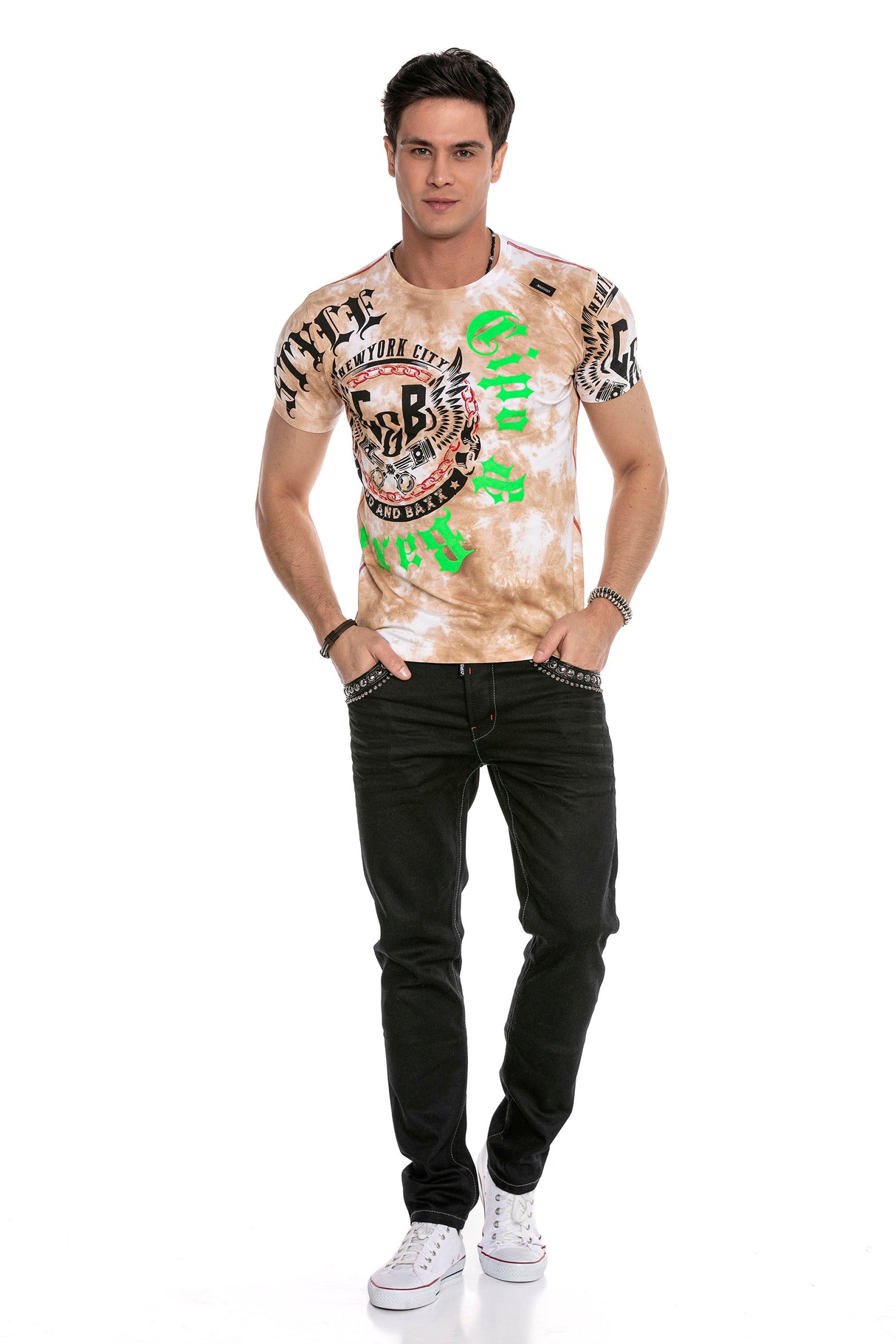 CT615 Camiseta para hombres en Batik Design