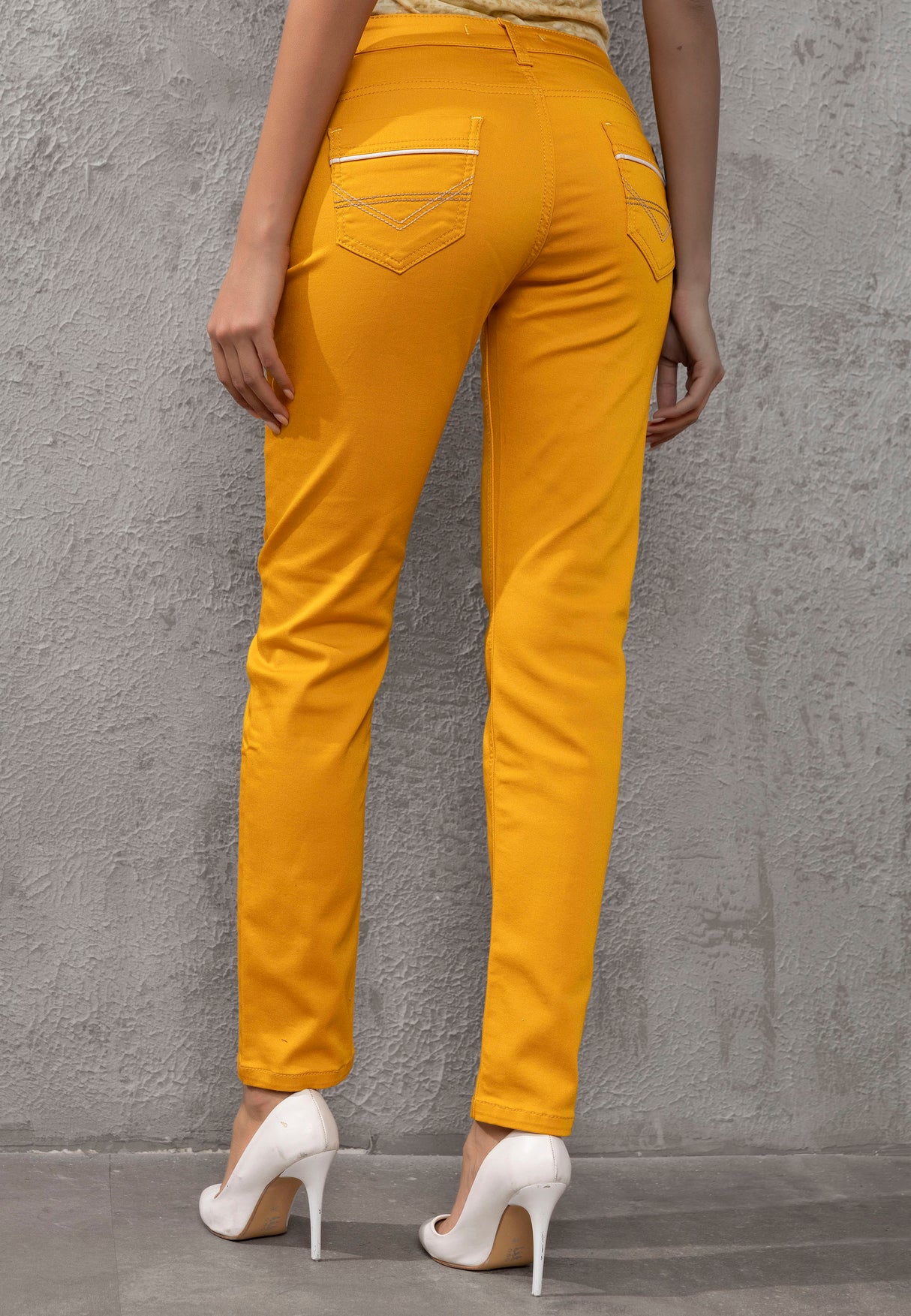 WD256B Pantalon pour femmes en look uni