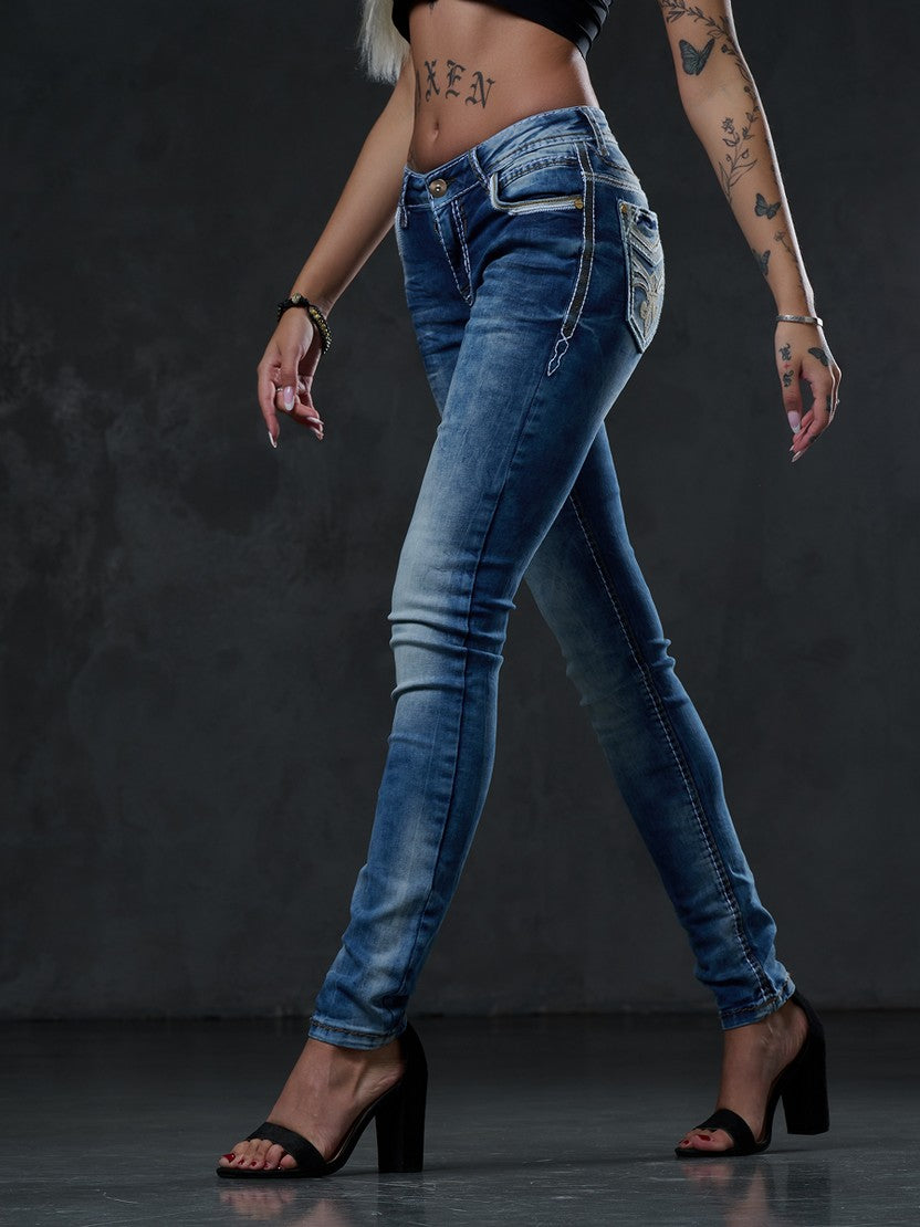 WD343 Damen Röhrenjeans mit Stickereien auf den Gesäßtaschen
