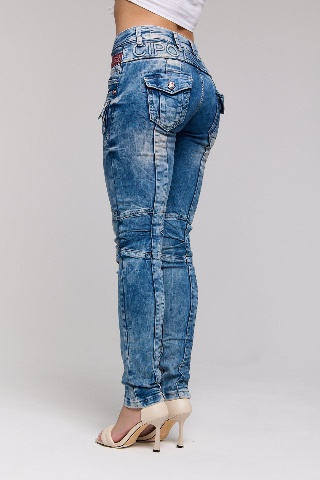 WD358 jeansy damskie z modnymi przeszyciami