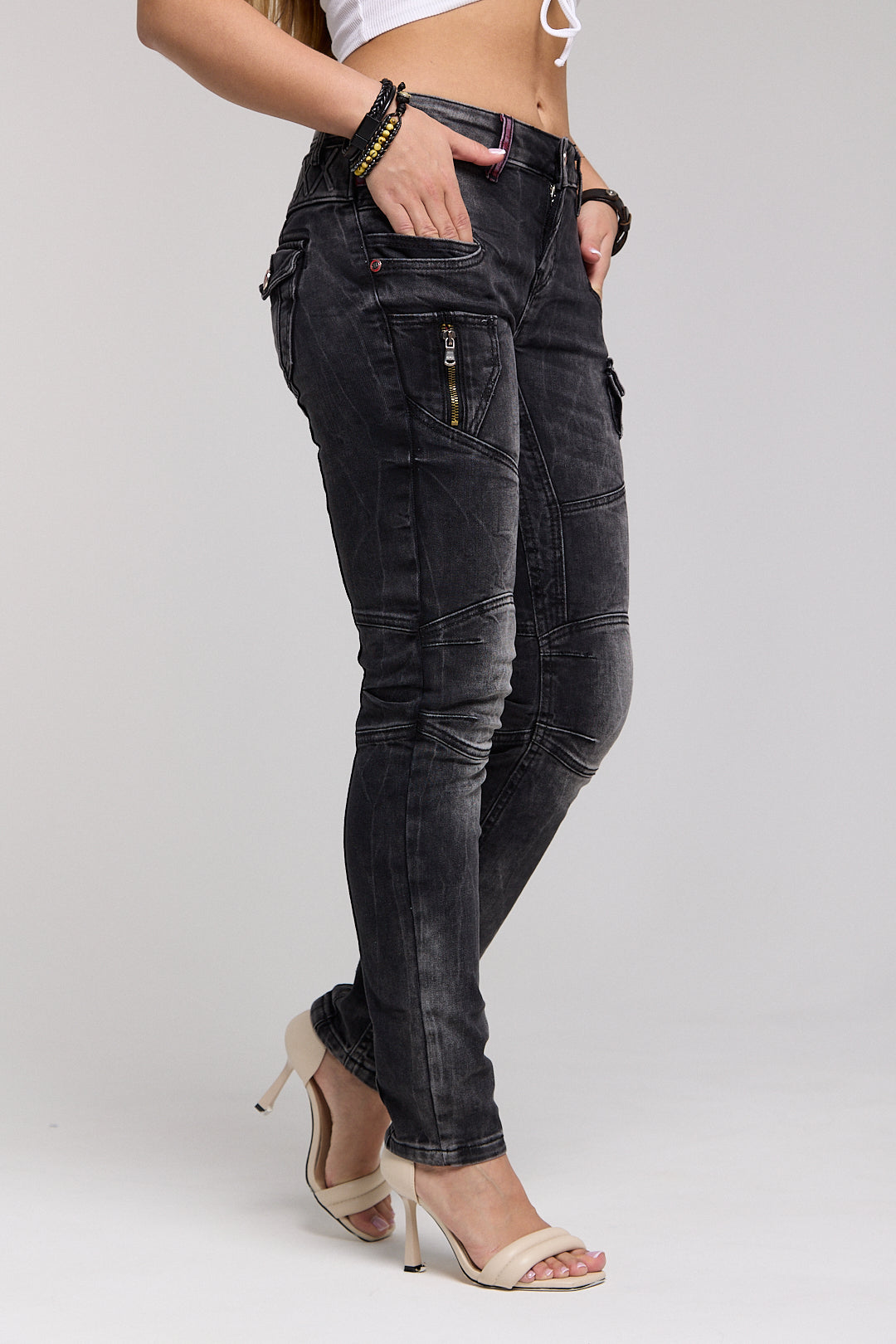 WD358 jeansy damskie z modnymi przeszyciami