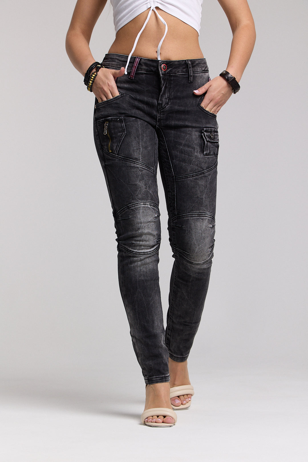 WD358 jeansy damskie z modnymi przeszyciami