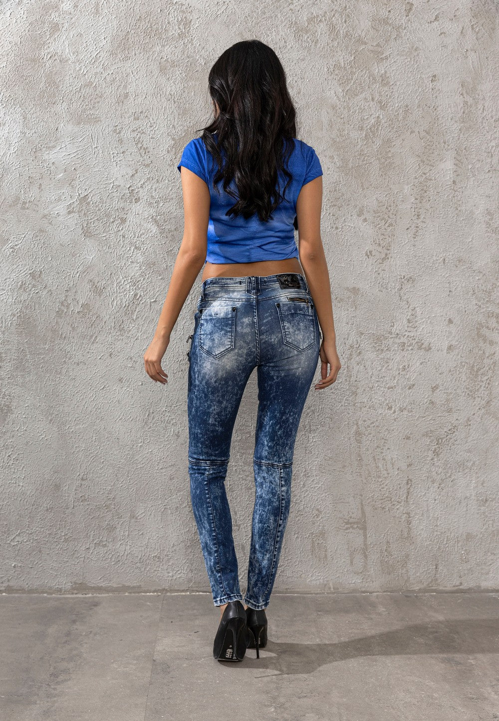 WD361 Damen Slim-Fit-Jeans mit modischen Acid-Wash-Details in Skinny-Fit