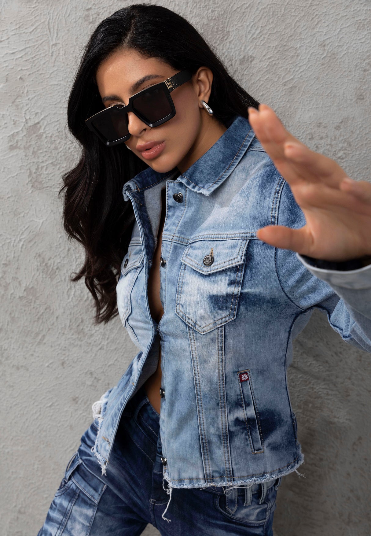 WJ229 Trendy Dames Jeansjack met Verfijnd Rugontwerp