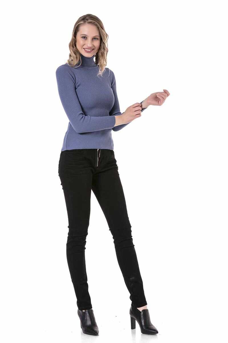 WP227 sweter damski z golfem