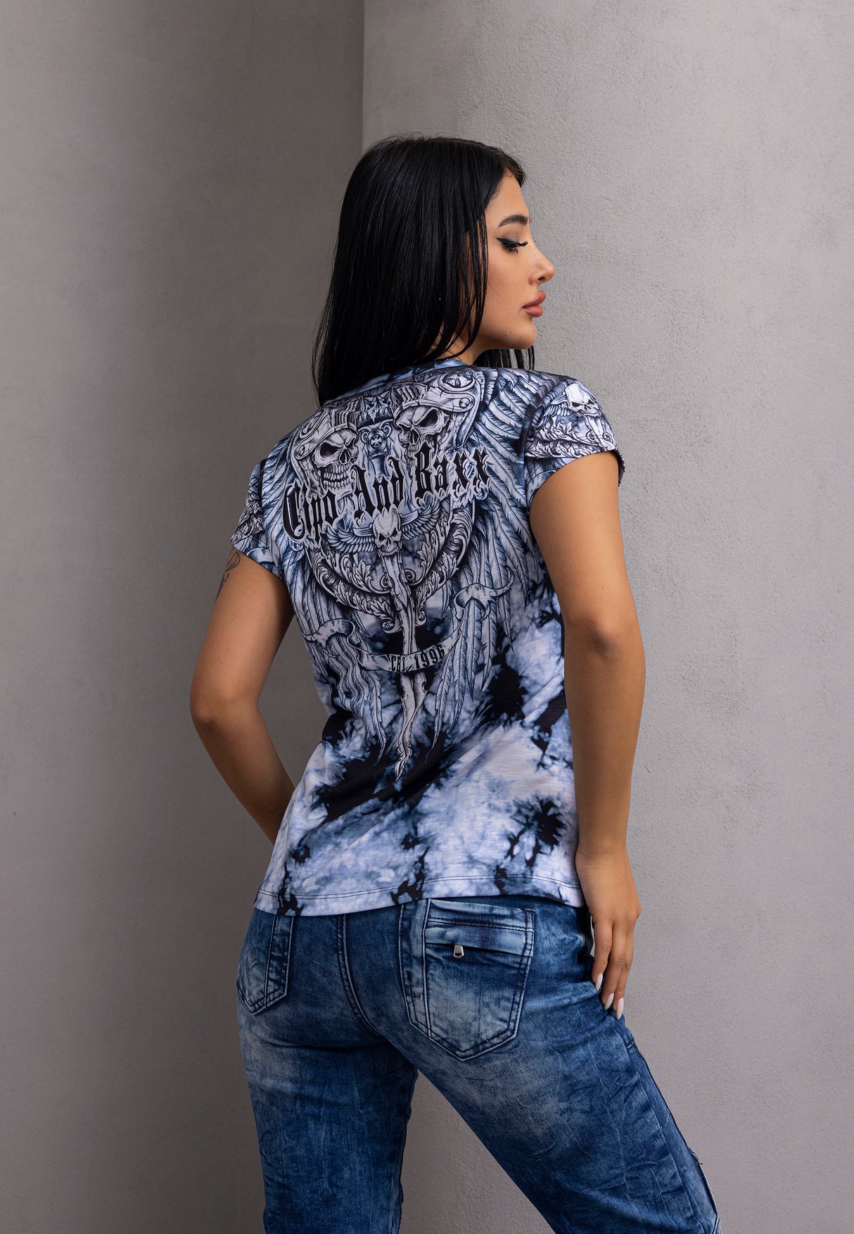 WT384 Women T-Shirt – Modern design with digital print