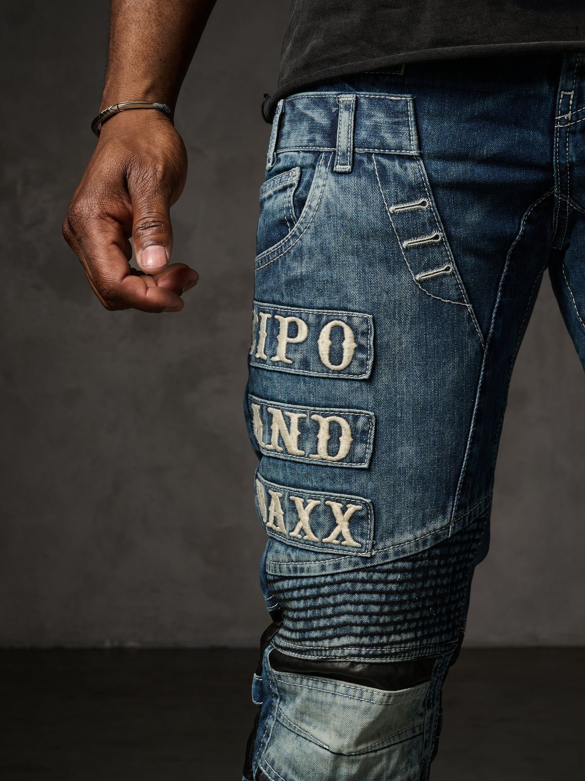 CD637 Jeans cómodos para hombres en un aspecto genial