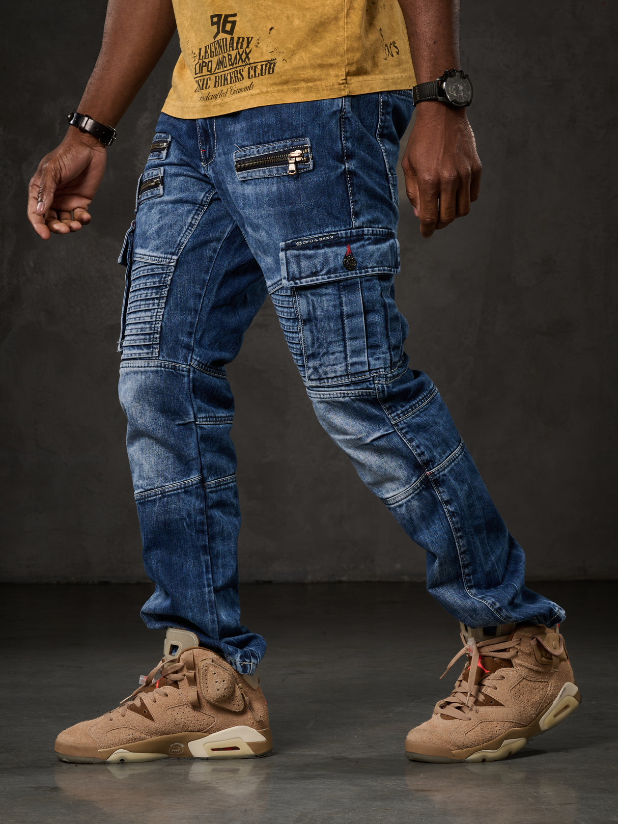 CD798 Jeans de hombre con detalles de cuero
