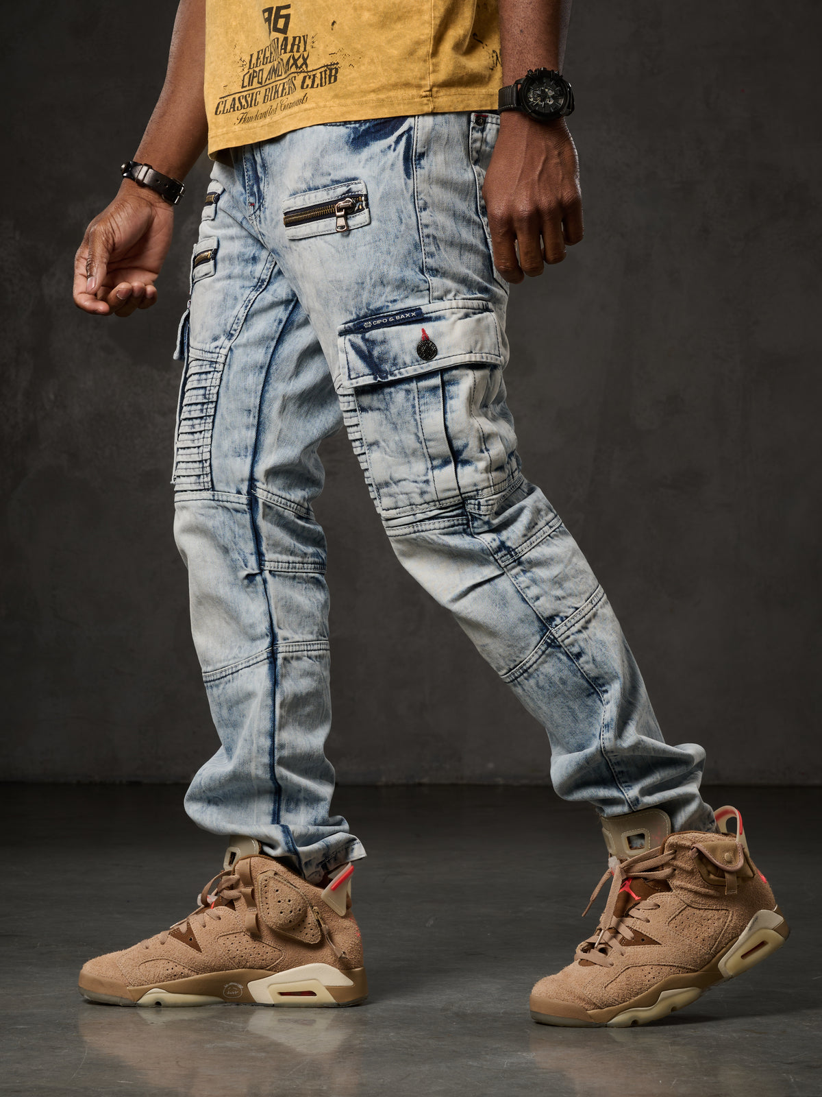 CD798 Jeans de hombre con detalles de cuero