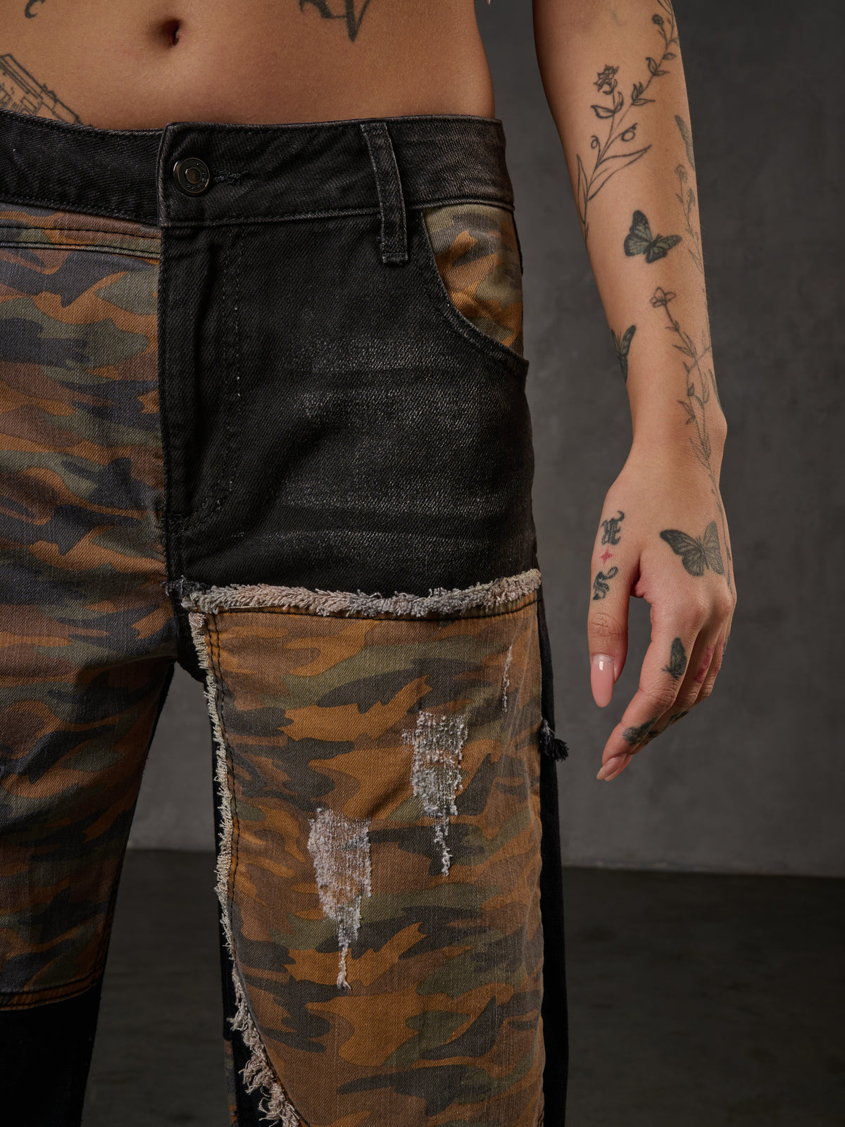WD527 Damen Jeans Wide Fit im Punk Look