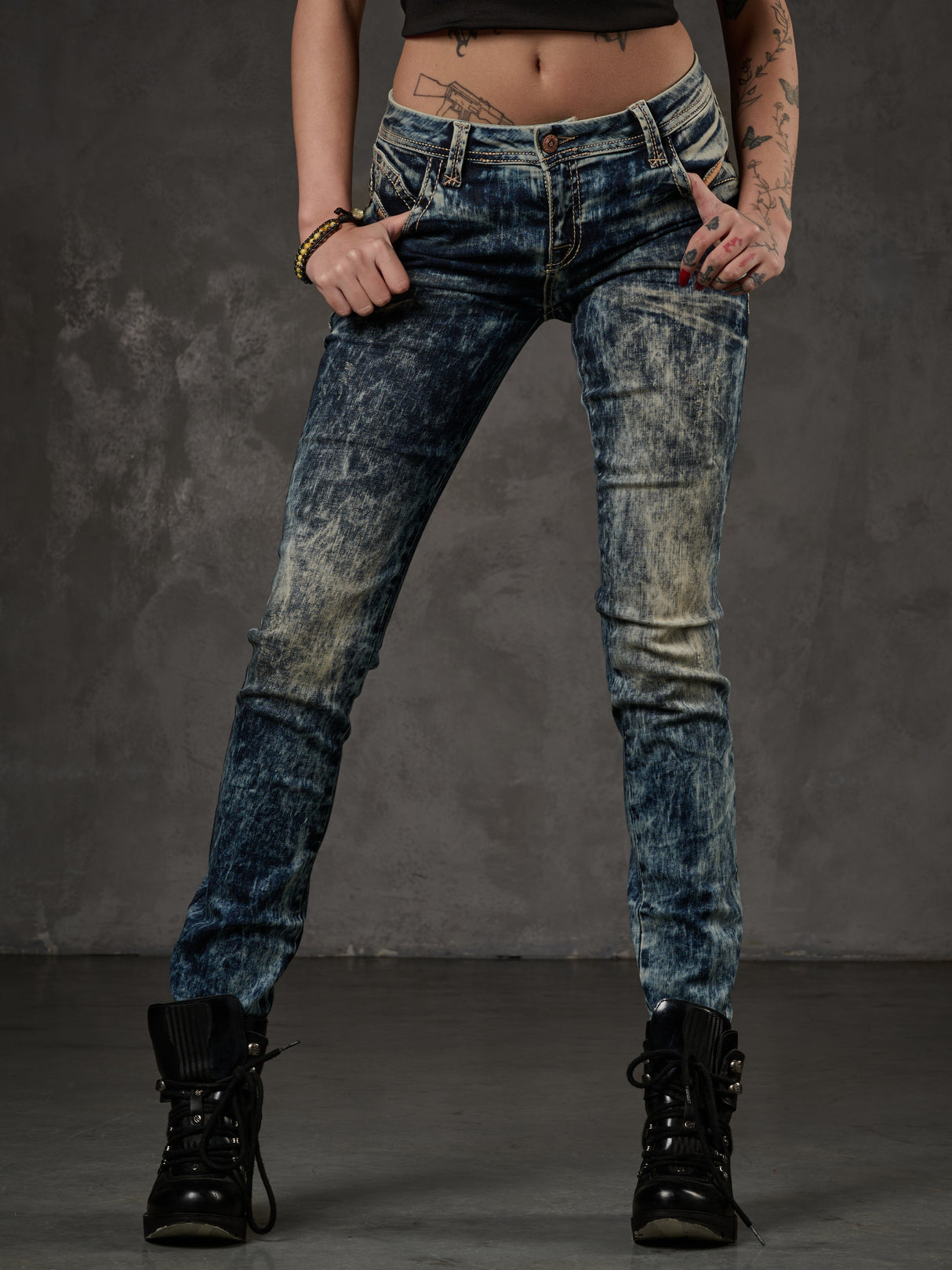 WD222 jeansy damskie z modnym wybielaniem