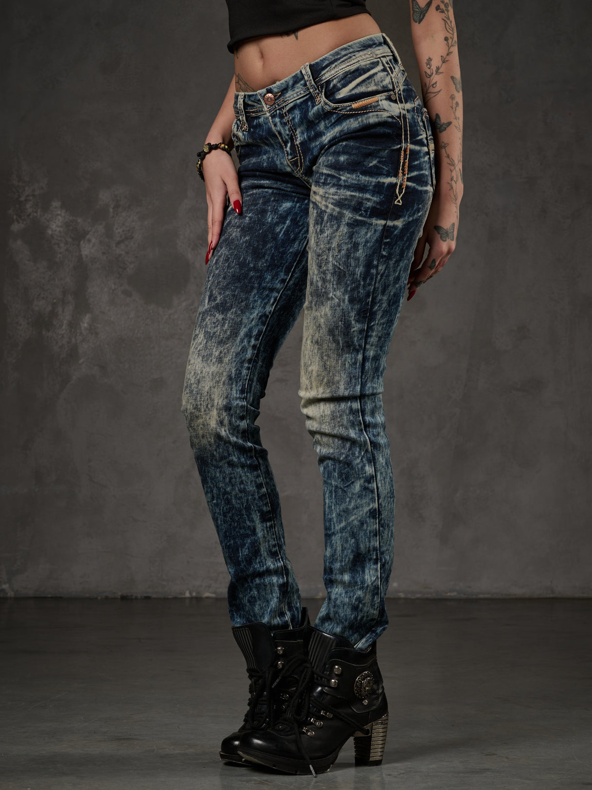 WD222 jeansy damskie z modnym wybielaniem