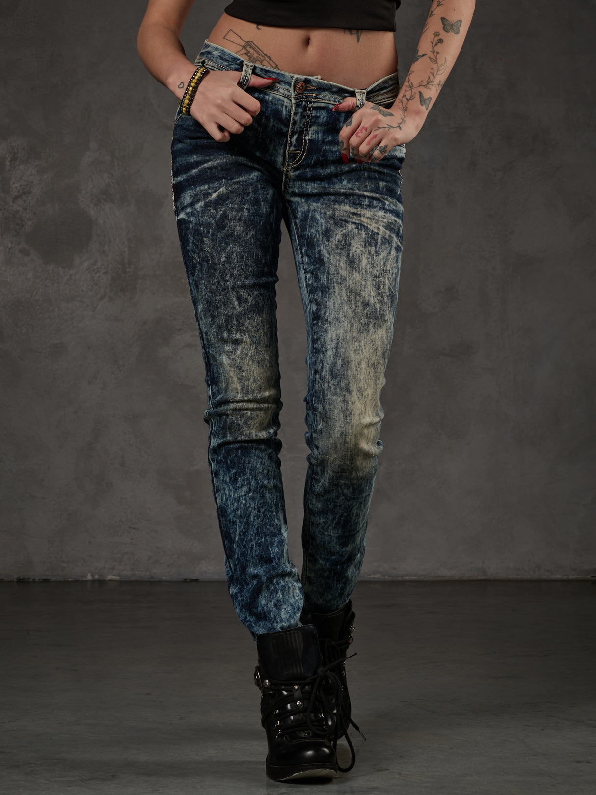 WD222 jeansy damskie z modnym wybielaniem