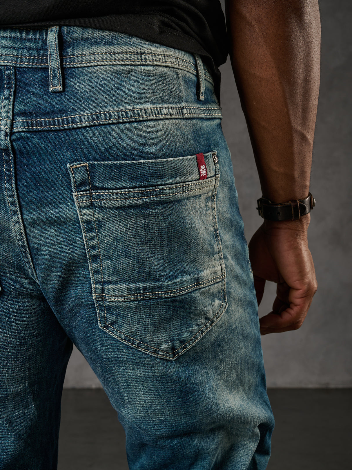 CD860 Herren Jeans – Straight Fit in Blaugrün und Braun
