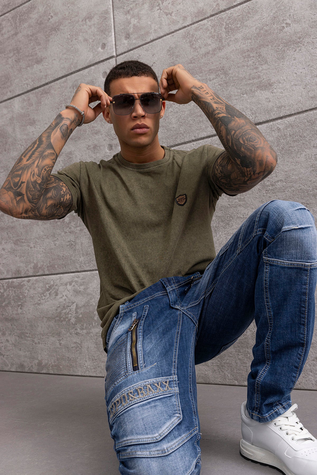 CD844 Straight Fit Jeans mit Reißverschluss