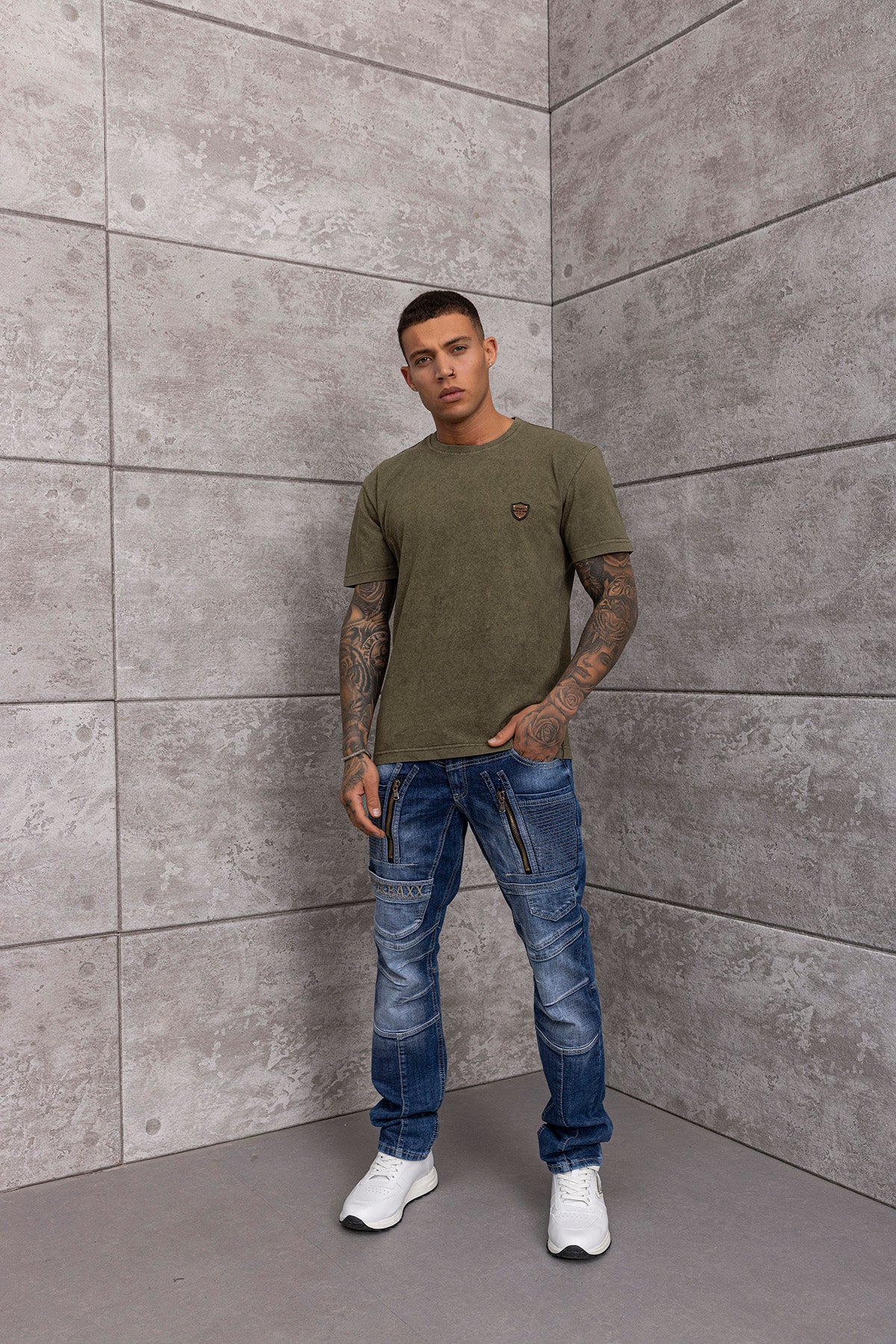 CD844 Straight Fit Jeans mit Reißverschluss