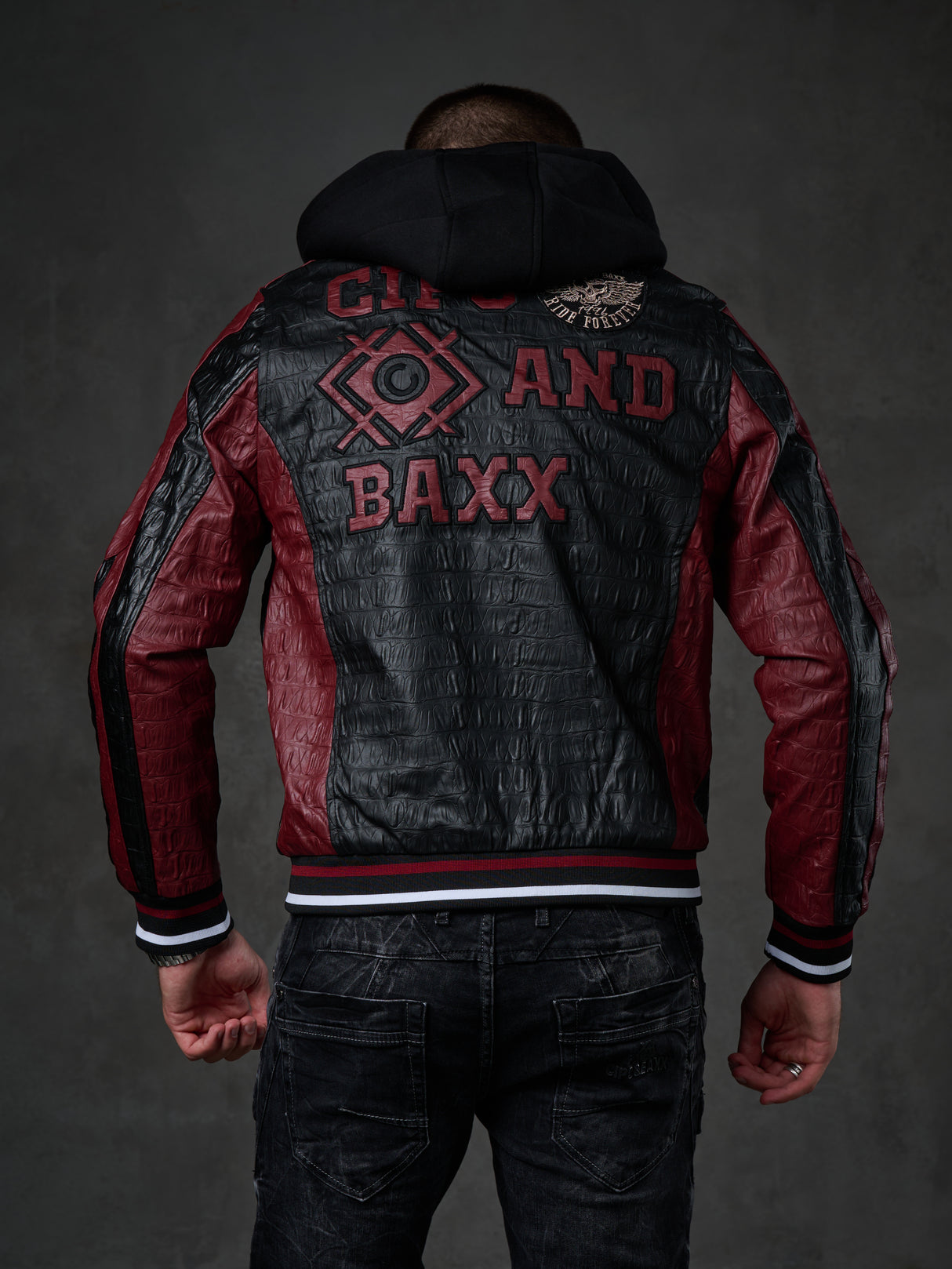 CJ284 men's synthetic leather jacket hooded in a cool look