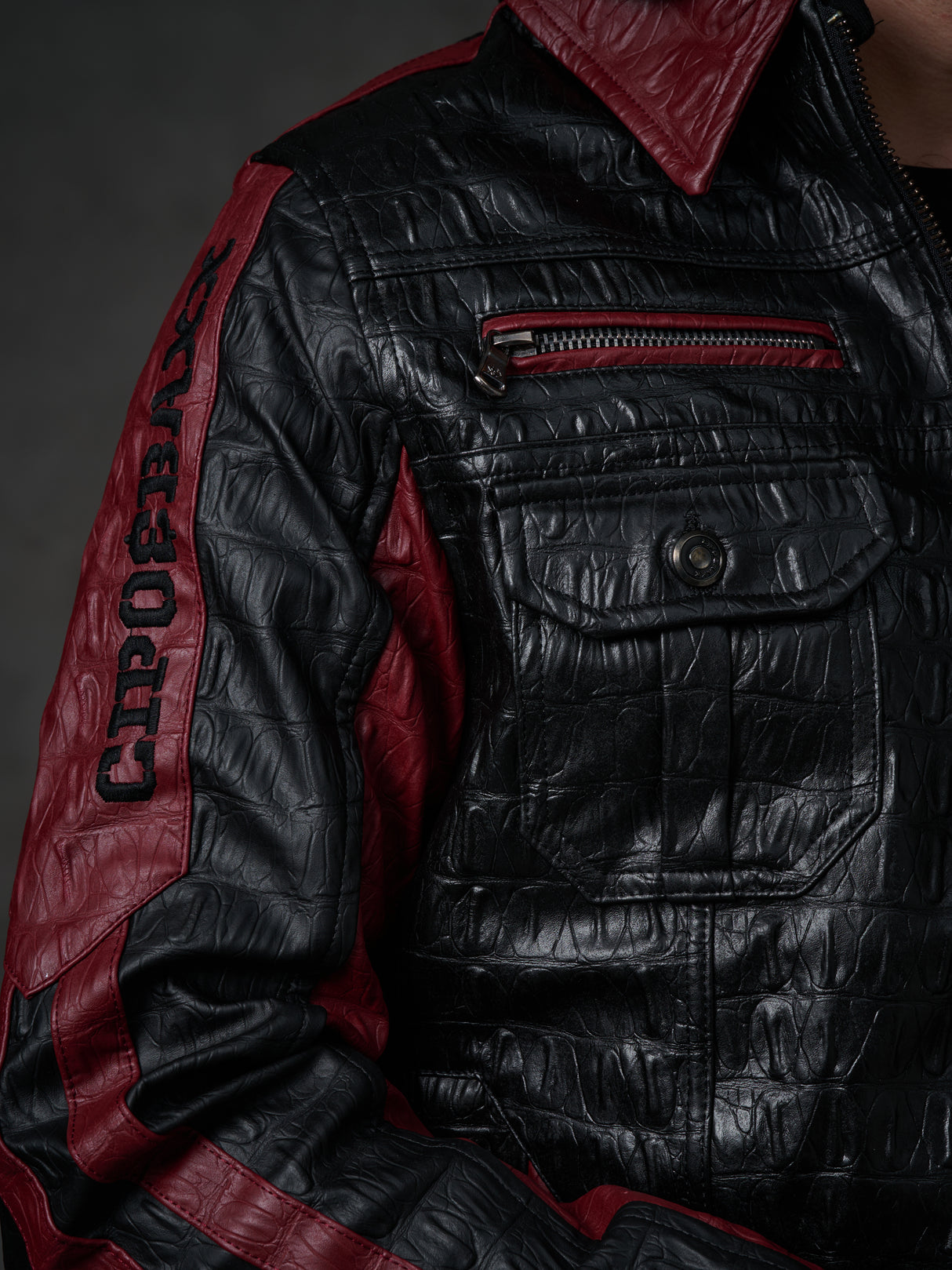 CJ284 men's synthetic leather jacket hooded in a cool look
