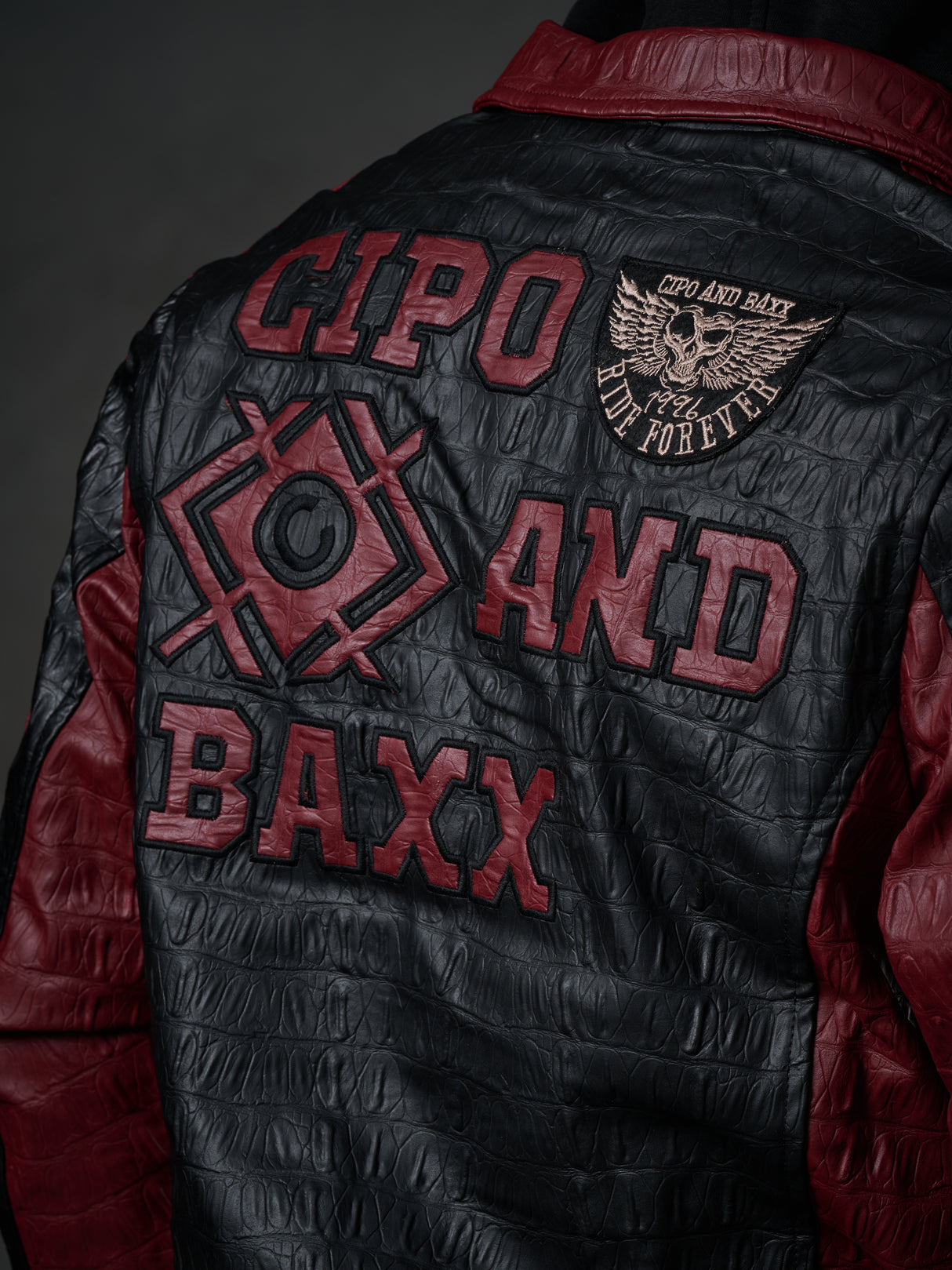 CJ284 men's synthetic leather jacket hooded in a cool look
