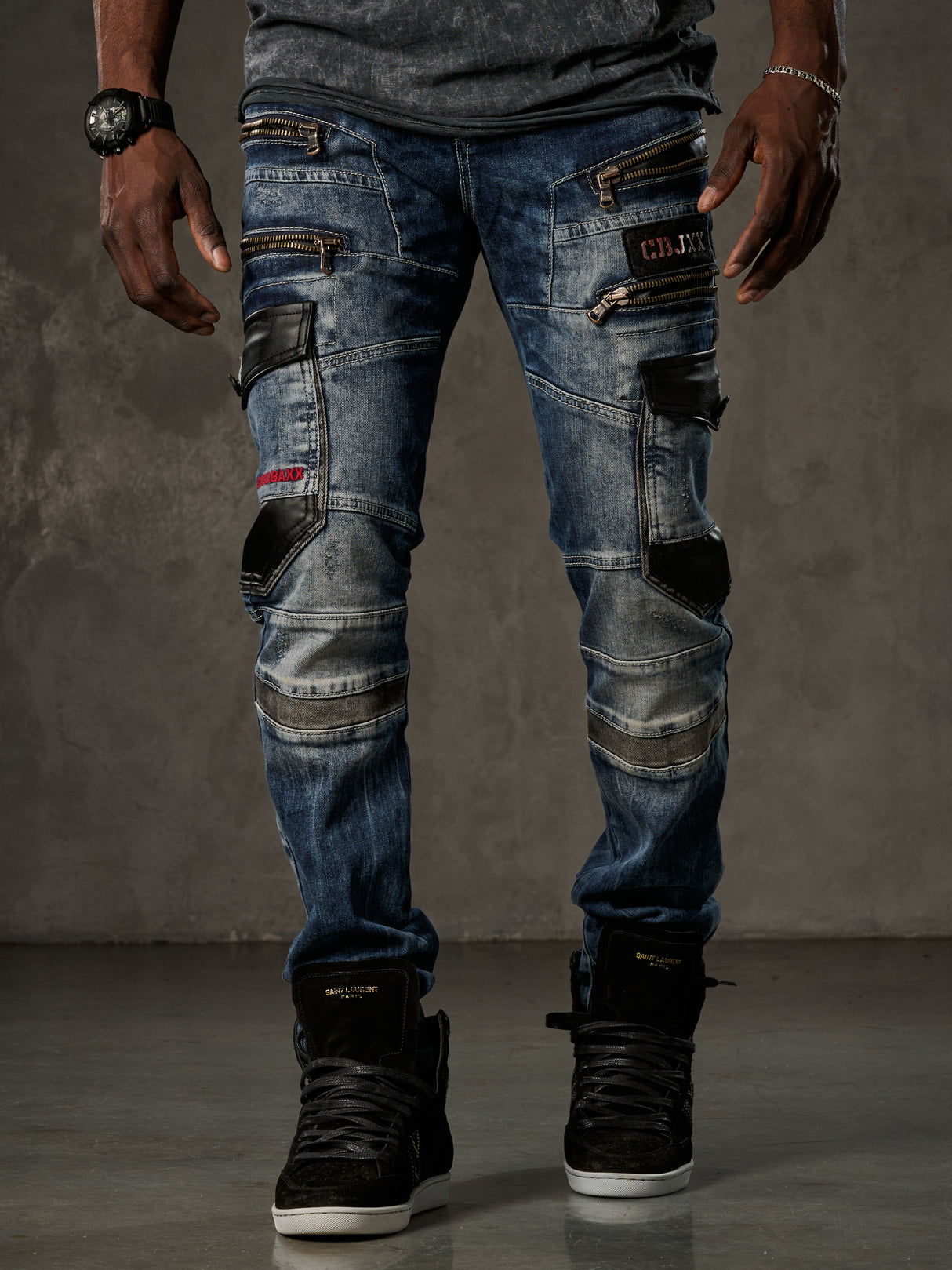 CD586 Herren bequeme Jeans mit auffälligen Applikationen