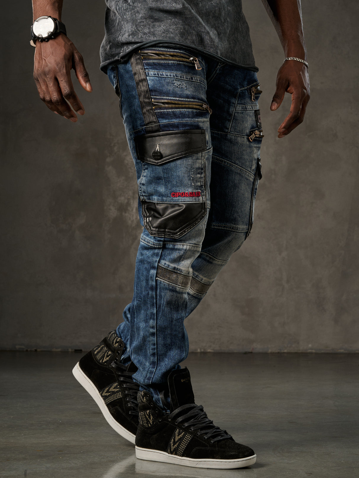 CD586 Herren bequeme Jeans mit auffälligen Applikationen